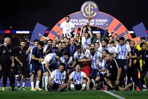 بيراميدز يشكر أشرف صبحي وأبو ريدة بعد التتويج بكأس الإنتركونتيننتال